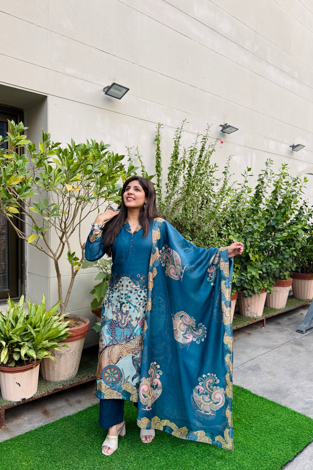 Nila Dupatta