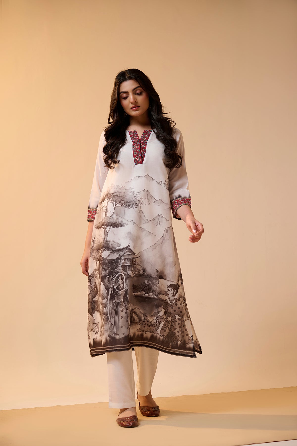 Pahadi Pehlu Kurta Set