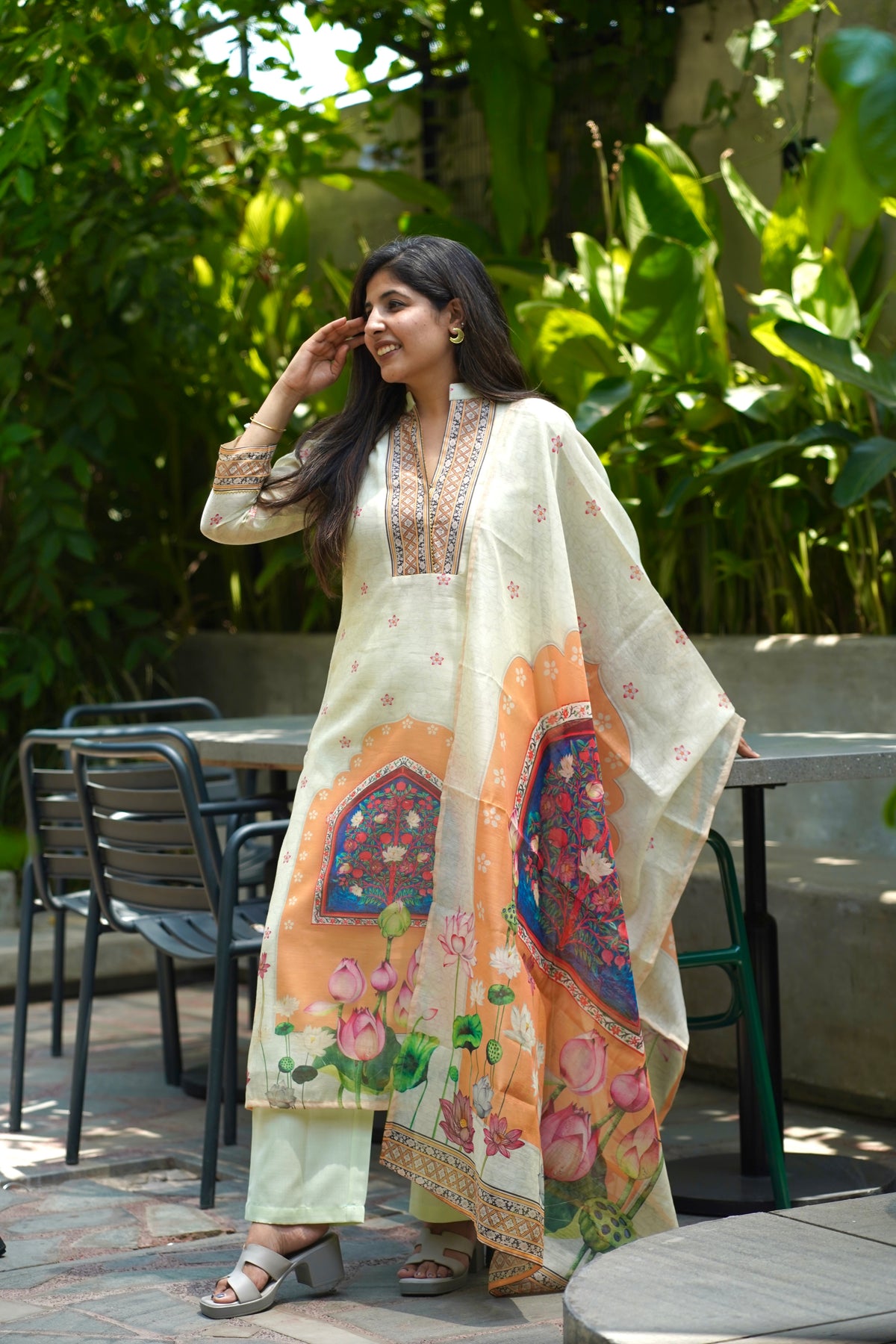 Phoolon Ki Jharokha Suit Set