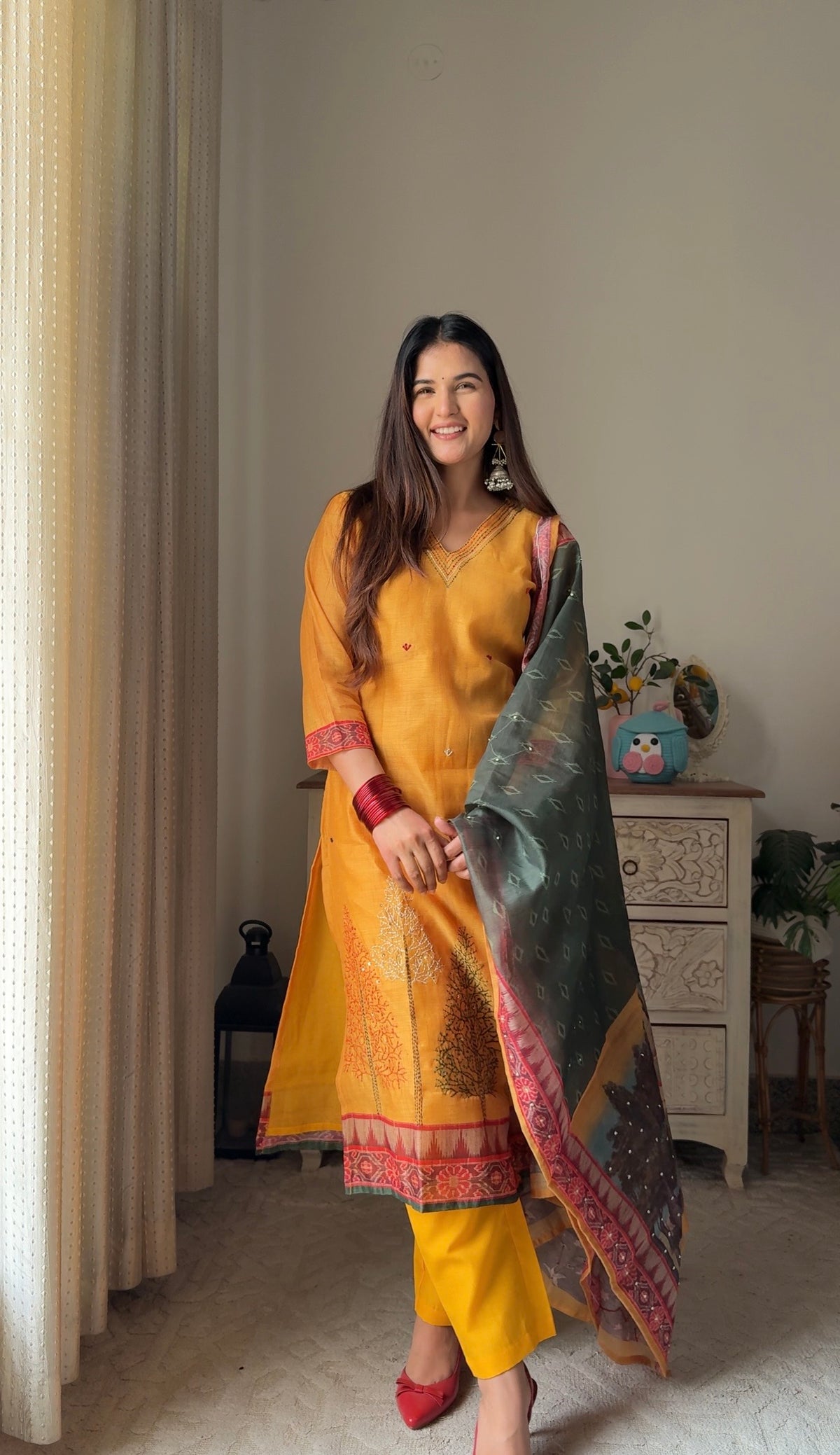 Riva Raunak Handwork Suit Set