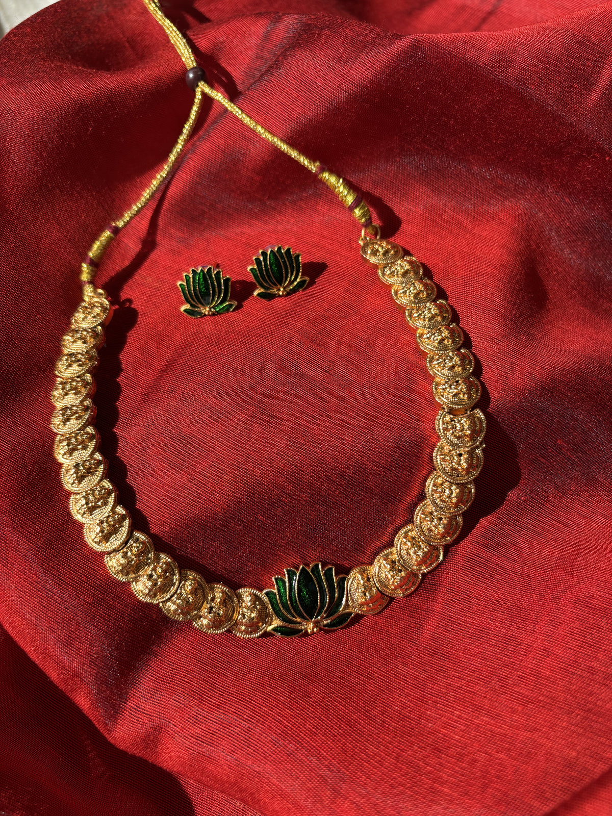 Green Lotus Motif Coin Necklace Set