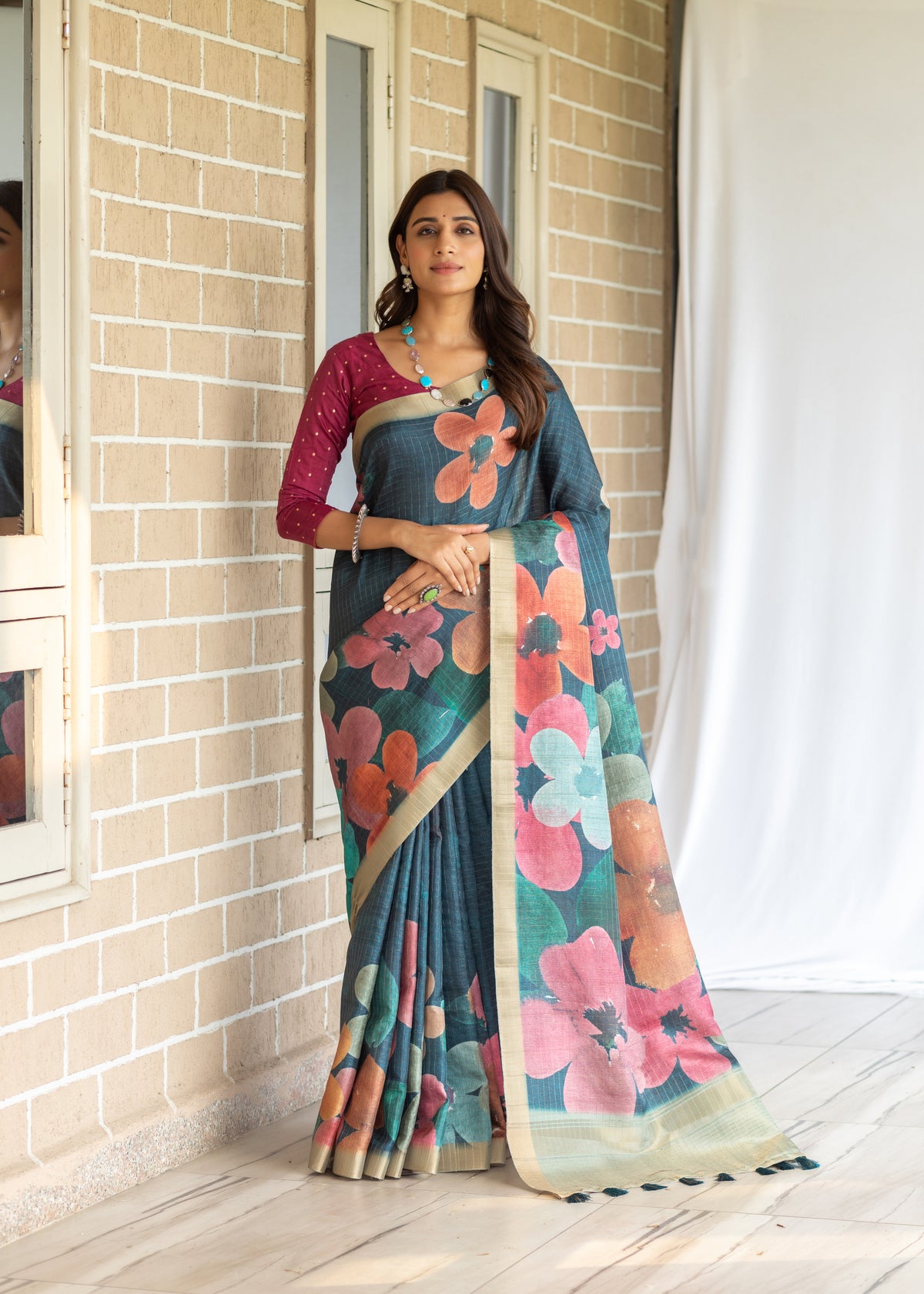 Vidushi Checks Saree-Saree-Ekana Label
