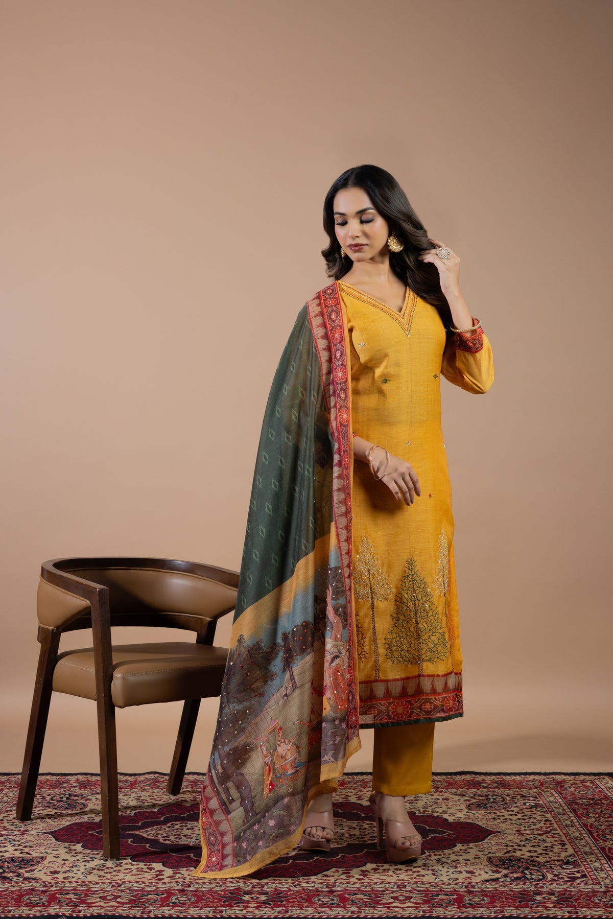 Riva Raunak Handwork Suit Set