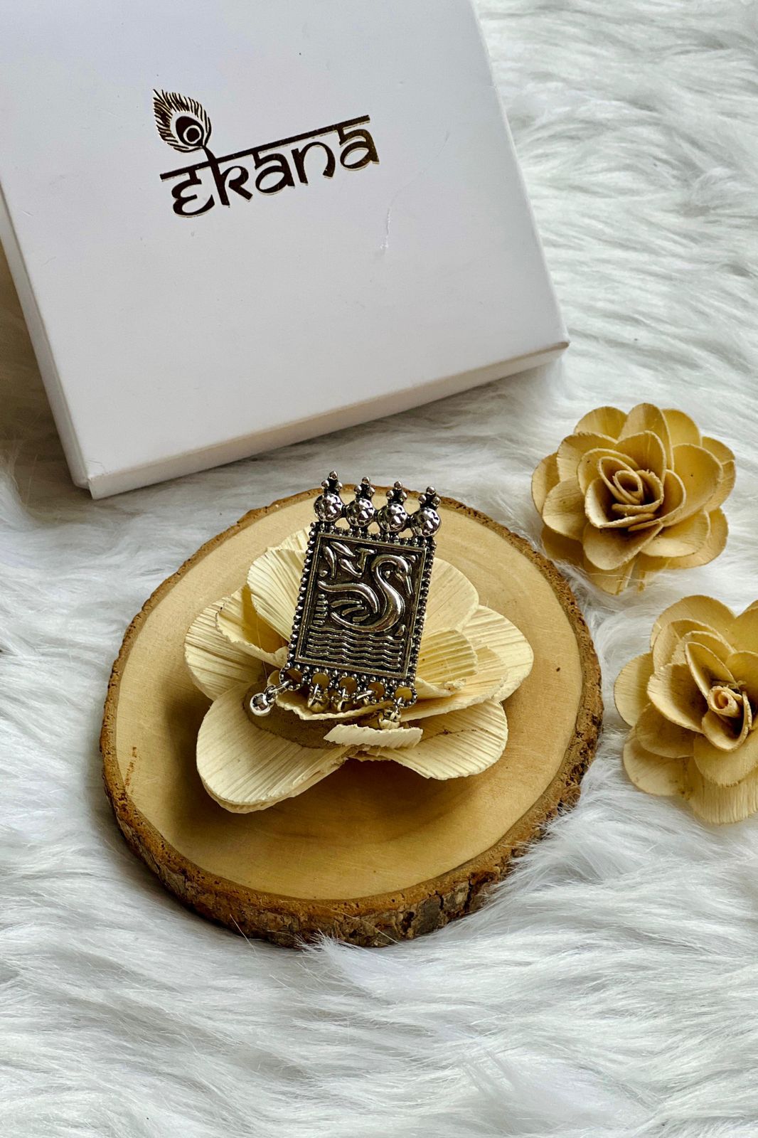 Swan's Grace Ring-jewellery-Ekana Label