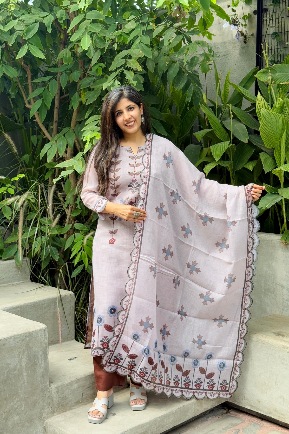 Gulveen Blossom Linen suit Set
