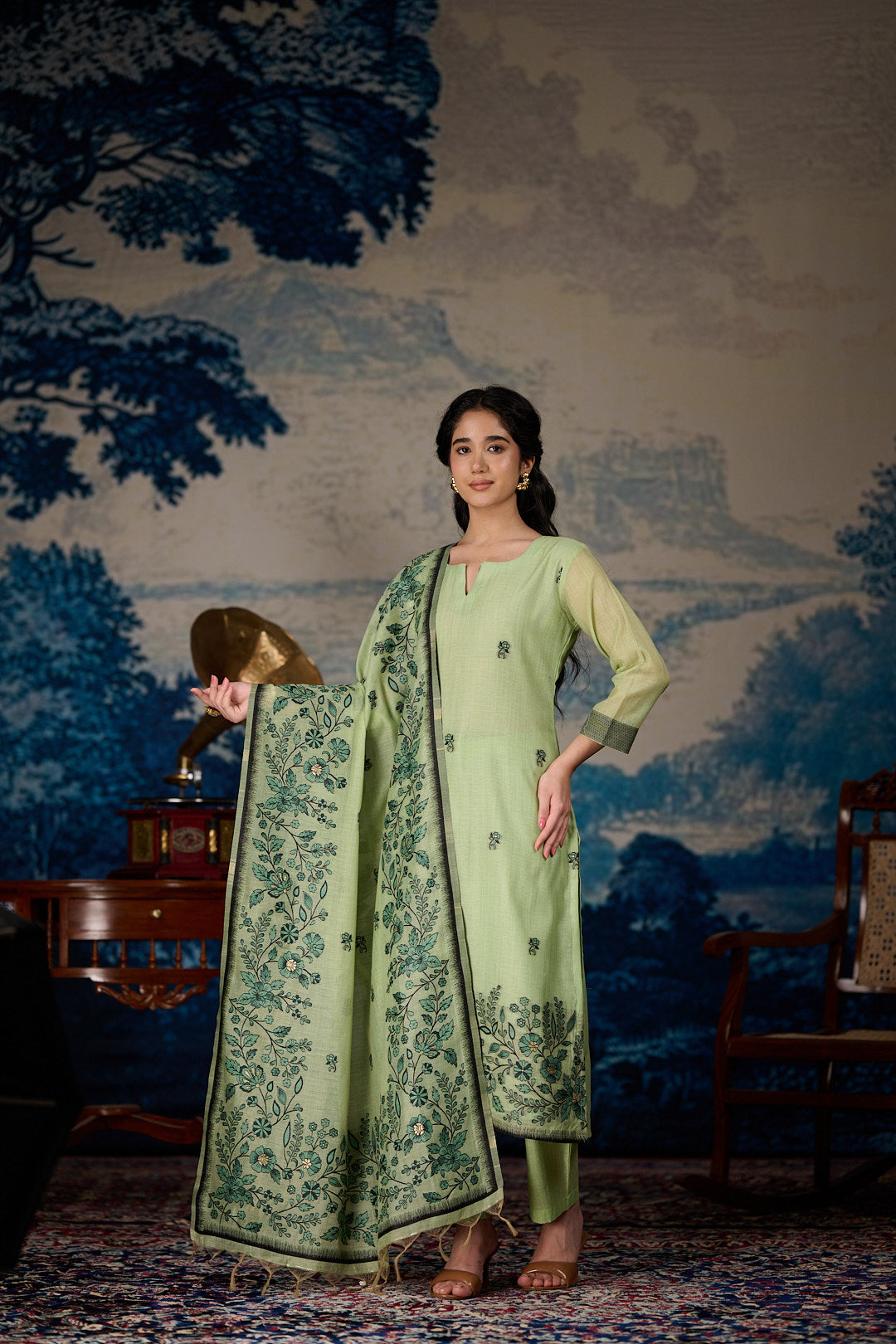 Sugandha Vatika Suit Set