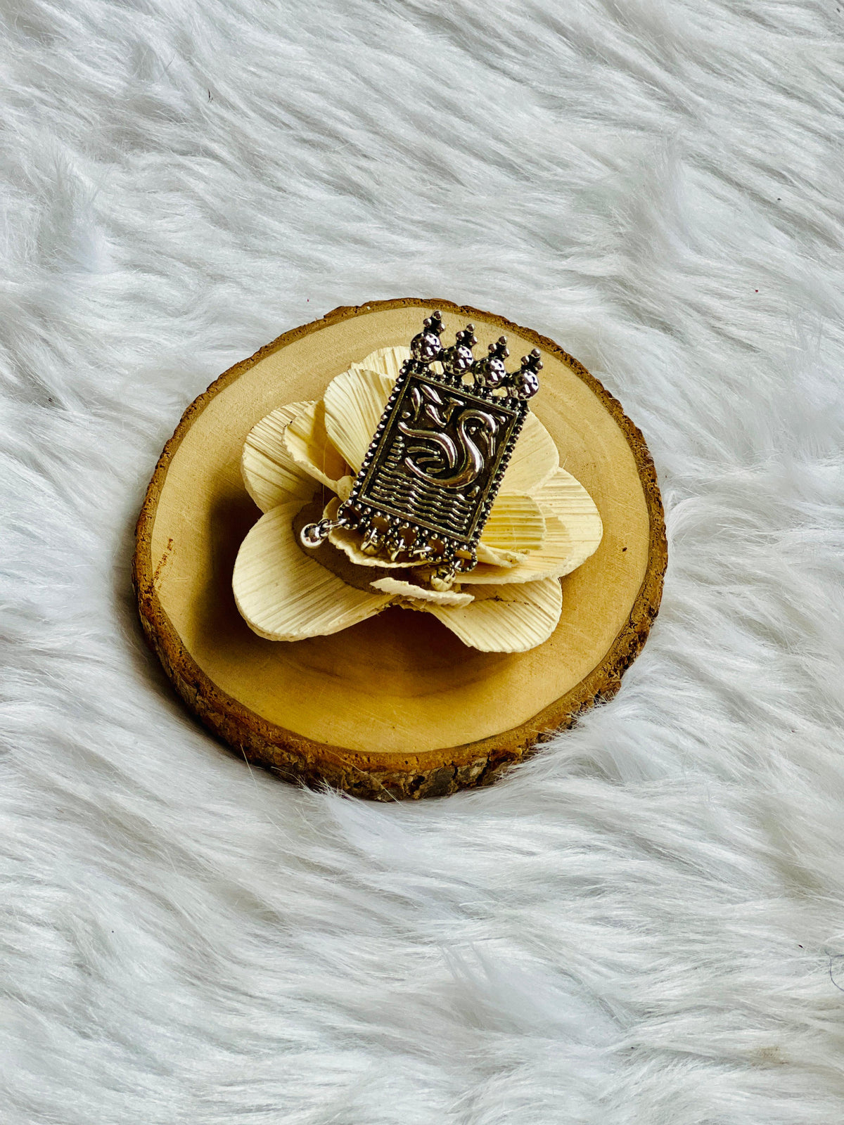 Swan's Grace Ring-jewellery-Ekana Label