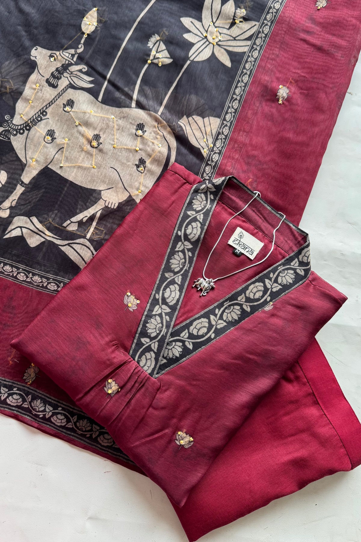 Bunai Bela Handwork Suit Set