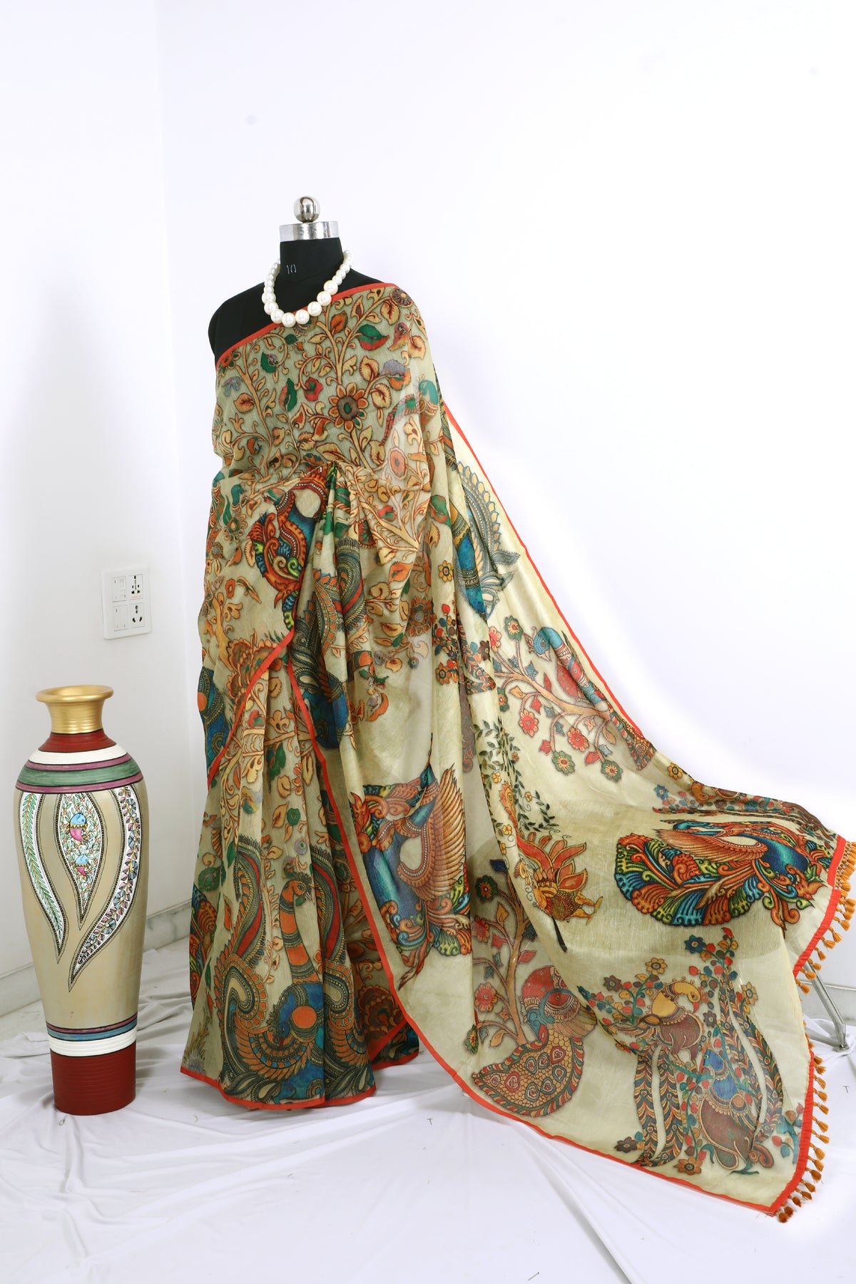 Beige Floral Kalamkari Saree-Saree-Ekana Label